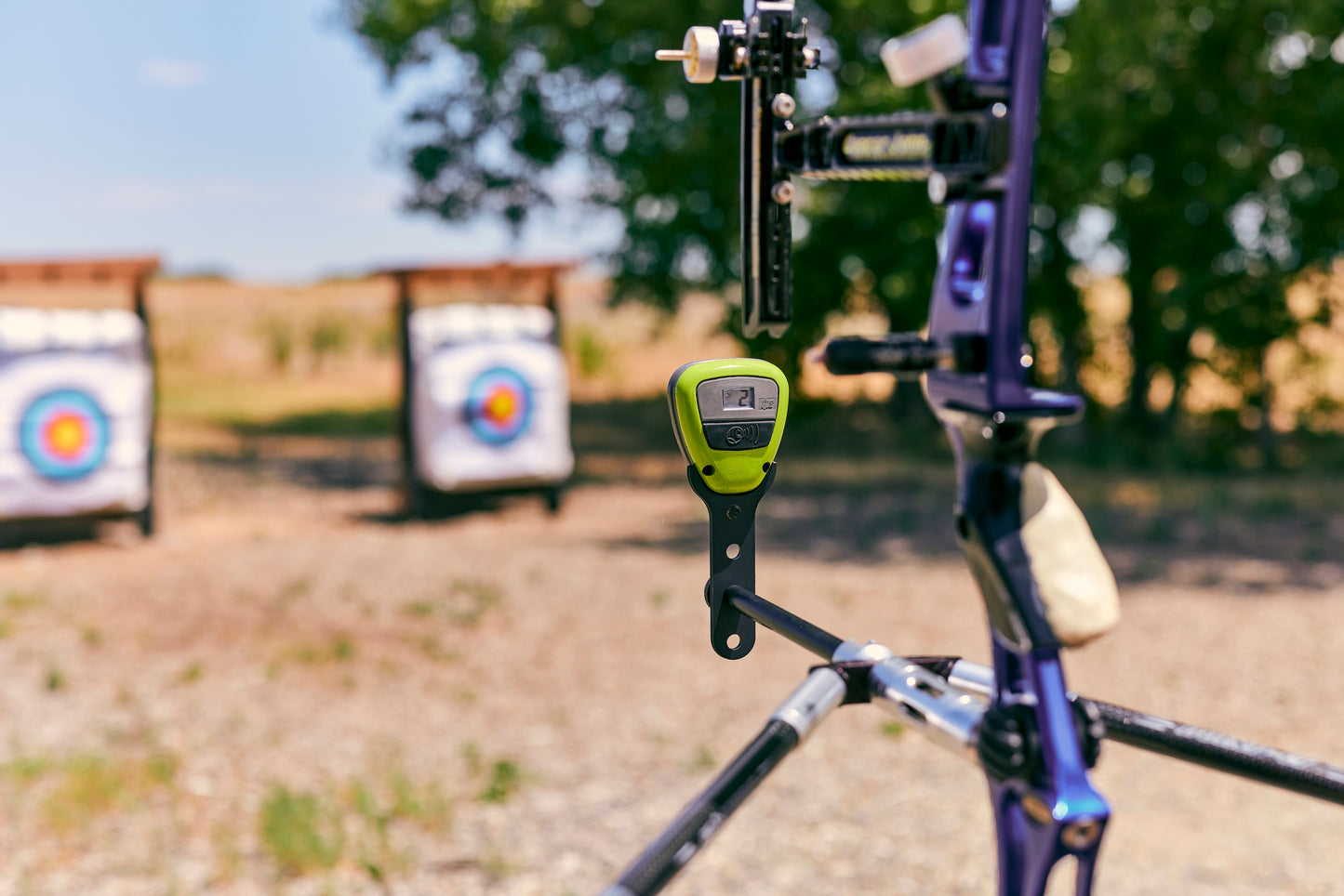 Arrowspeed Radarchron - Archery Arrow Speed Meter (±2% Accuracy) for Carbon & Metal Arrows - Bow Mount Included