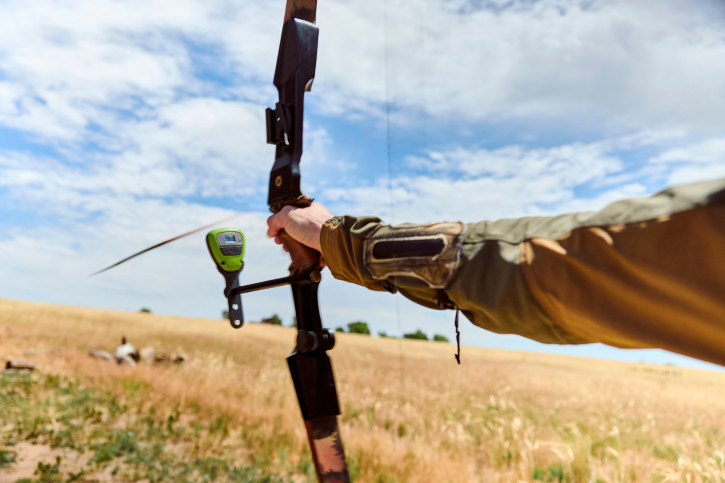 Arrowspeed Radarchron - Archery Arrow Speed Meter (±2% Accuracy) for Carbon & Metal Arrows - Bow Mount Included